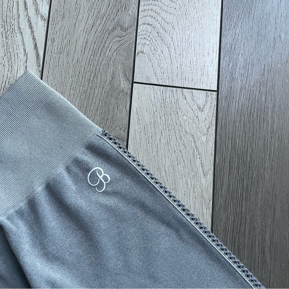 Bombshell Gray High-Waisted Leggings - Picture 2 of 7